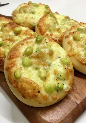 黒胡椒が効いて美味♪枝豆焼きチーズパン-レシピのメイン写真