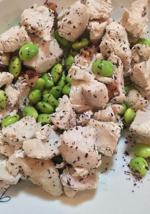 鶏むね肉と枝豆の「ゆかり」梅和え-レシピのメイン写真