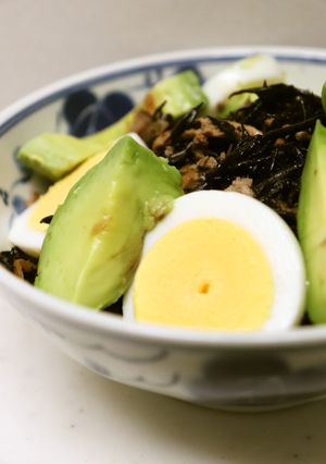簡単♪美味♪ひじき煮物ゆで卵アボカドの丼-レシピのメイン写真