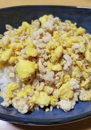 鶏たまそぼろ丼-レシピのメイン写真