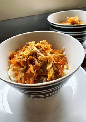 我が家の丼 野菜の皮のきんぴら丼-レシピのメイン写真