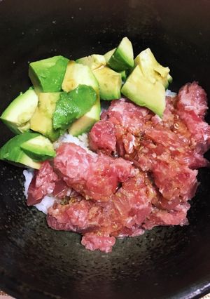 我が家の丼　鮪叩きとアボカド丼♩-レシピのメイン写真