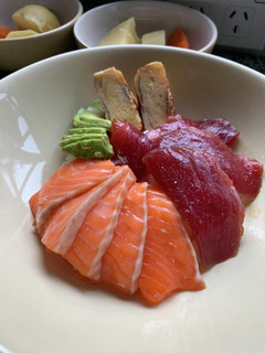 我が家の丼 サーモンとマグロの海鮮丼-レシピのメイン写真