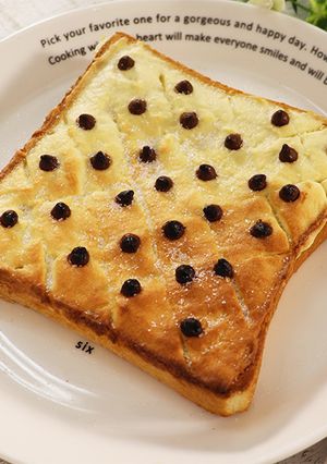 食パンアレンジ♡チョコチップメロンパン-レシピのメイン写真