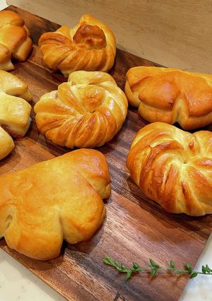 クリームがとろけるツイストクリームパン-レシピのメイン写真