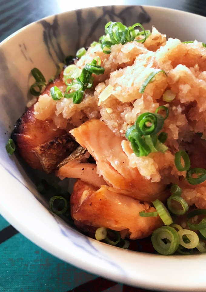 我が家の丼☆焼鮭と特製旨辛みぞれ丼！-レシピのメイン写真