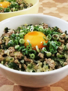 我が家の丼 手軽で美味しい❤餃子の中身丼-レシピのメイン写真