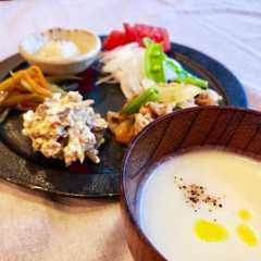 รูปของ 玉ねぎ麹で新玉ねぎポタージュスープ
