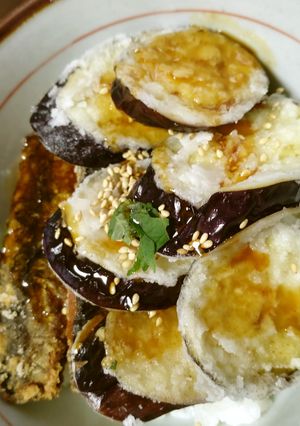 我が家の丼 甘辛揚出しナスとイワシ蒲焼丼-レシピのメイン写真