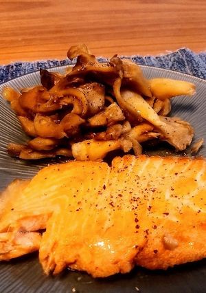 包丁いらず！鮭と舞茸の醤油ソテー-レシピのメイン写真