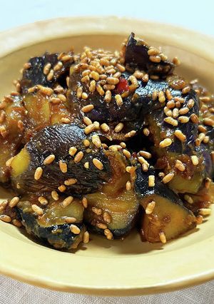 美肌に！なすのピリ辛味噌炒め+焙煎玄米-レシピのメイン写真