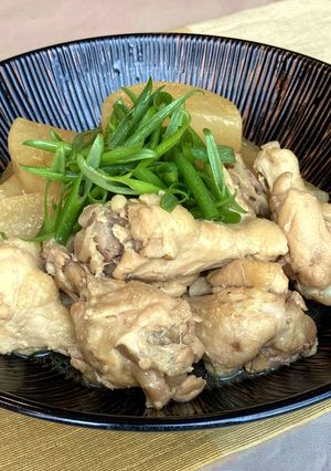 簡単!鶏手羽元と大根の煮物-レシピのメイン写真