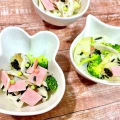 รูปของ お茶漬けの素でシャキシャキ蓮根サラダ