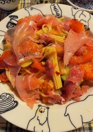 夏野菜と生ハムのシンプルオイルパスタ-レシピのメイン写真