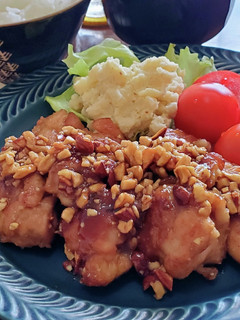 ナッツが美味しい☆鶏ももの甘辛和え-レシピのメイン写真