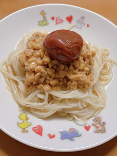 夏に美味しい⭐︎梅納豆そーめん-レシピのメイン写真