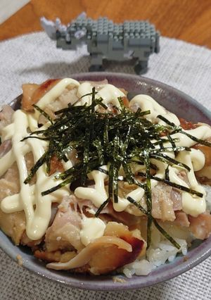 我が家の丼！塩麴漬け鶏もも肉マヨビーム丼-レシピのメイン写真