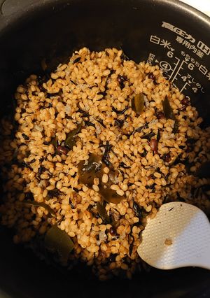 蒟蒻300gもち麦2合海藻小豆入りご飯-レシピのメイン写真