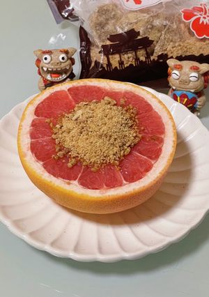 グレープフルーツに…黒糖パラパラ-レシピのメイン写真