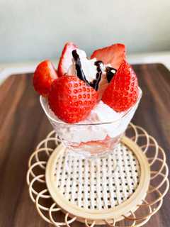ミニ 苺パフェ 食後のデザートに-レシピのメイン写真
