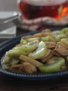 鶏肉と蓮根のキウイ炒め-レシピのメイン写真