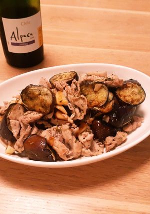 ガッツリ肉料理!豚肉となすのハーブ炒め-レシピのメイン写真