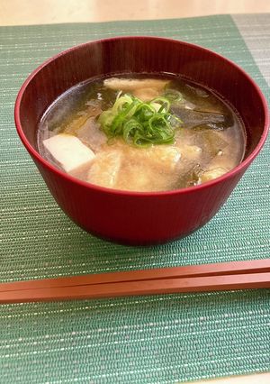 豆腐とあげとわかめの味噌汁-レシピのメイン写真