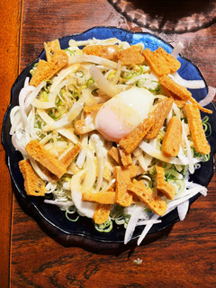 刻み揚げと温玉乗せ冷やしサラダうどん-レシピのメイン写真