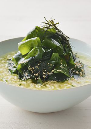 三陸わかめ盛っりもり塩らーめん-レシピのメイン写真
