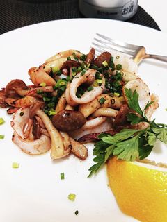 イカとしめじのバター醤油炒め-レシピのメイン写真