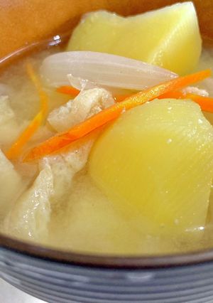 料理酒入りの簡単♡じゃがいものお味噌汁♡-レシピのメイン写真