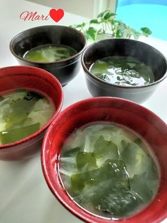 わかめと玉葱のおみそ汁-レシピのメイン写真