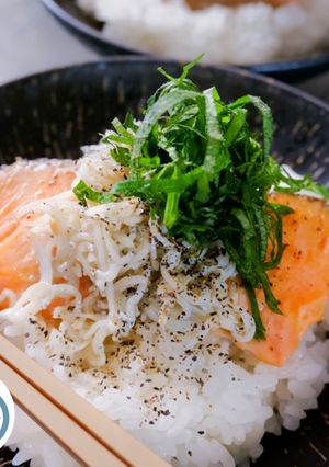 おうち飲みの〆＼塩シャケバターしらす丼／-レシピのメイン写真