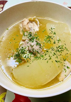 いっぱい食べてね。冬瓜の鶏モモスープ-レシピのメイン写真