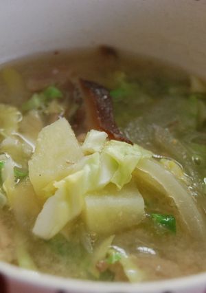 ダシいらず、野菜たっぷりお味噌汁-レシピのメイン写真