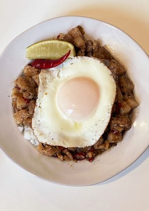 シシグ（豚バラ粗ミンチの塩ニンニク丼）-レシピのメイン写真
