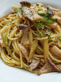 アスパラとエリンギのガリバタ醤油パスタ-レシピのメイン写真