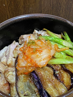 茄子と鶏モモ肉の丼-レシピのメイン写真