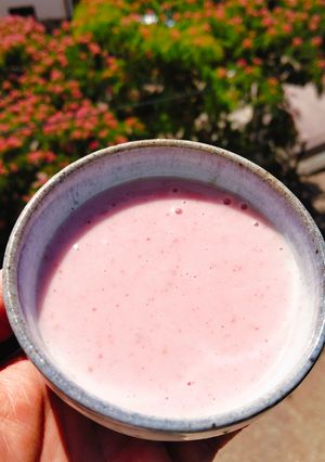 冷凍イチゴとヨーグルトの甘酒スムージー🍓-レシピのメイン写真