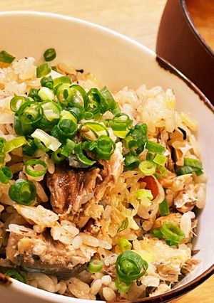 鯖缶と梅の炊き込みご飯-レシピのメイン写真