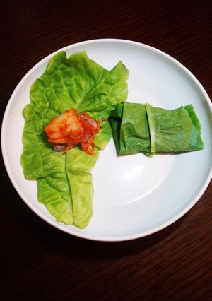簡単☆牛肉とキムチのサンチュ巻き-レシピのメイン写真