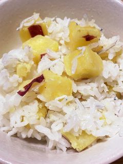 さつまいもとしらすの炊き込みごはん♡-レシピのメイン写真