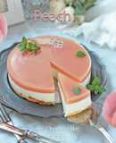 桃が満載♡桃ピューレの レアチーズケーキ