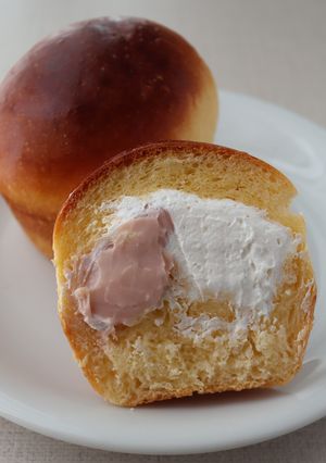 あまおう®苺のとろ生クリームパン-レシピのメイン写真