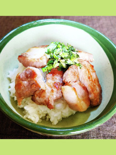 豚ロース丼(ネギ青しそ乗せ)-レシピのメイン写真