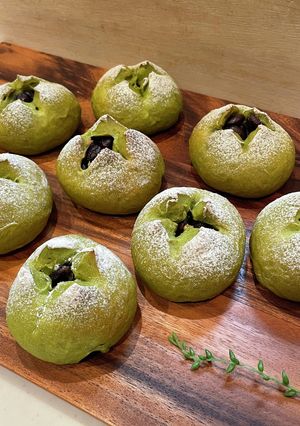黒蜜がめちゃくちゃ合う黒豆入り抹茶パン-レシピのメイン写真