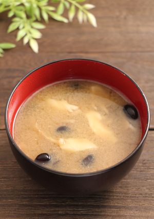 簡単！黒豆と舞茸のお味噌汁-レシピのメイン写真