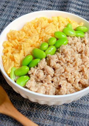 レンジで簡単♡鶏そぼろ＆卵そぼろ丼-レシピのメイン写真