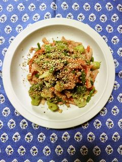 ヨウサマの減塩カニカマとブロッコリー和え-レシピのメイン写真