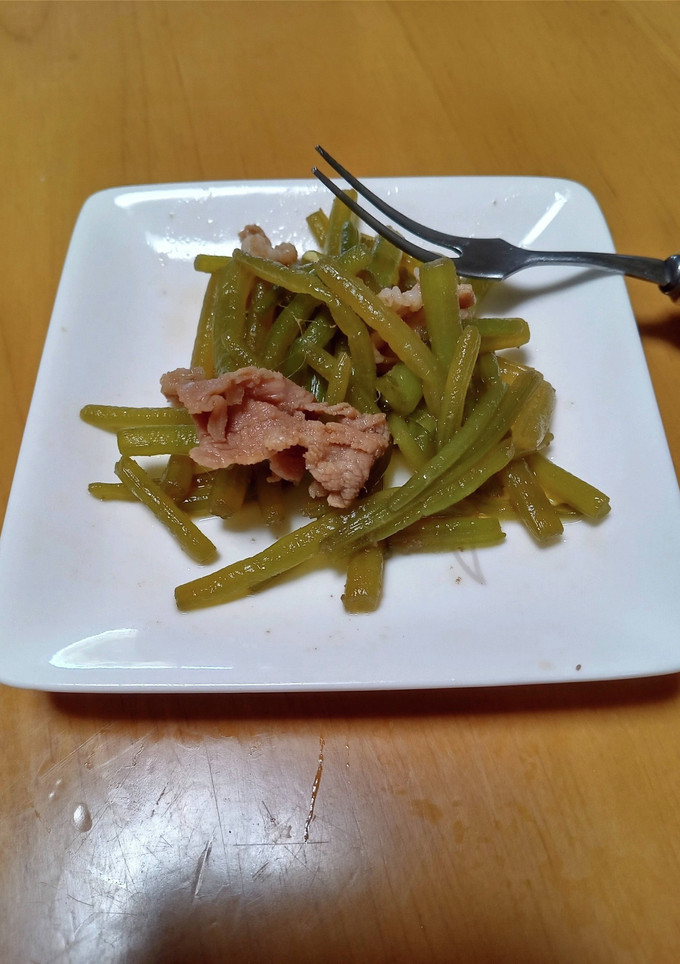 さつまいもの茎と豚こま肉の炒め煮-レシピのメイン写真